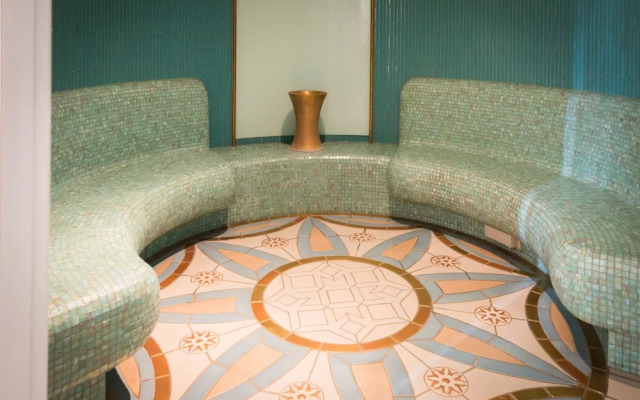 Kaplanis House