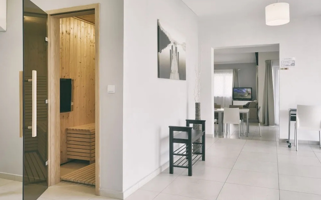 Luxurious Villa with Sauna & Hot Tub in Žminj