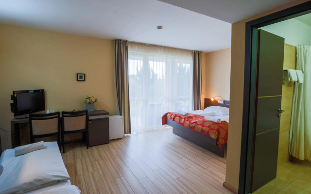 CE Plaza Hotel
