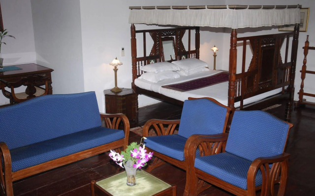 The Old Courtyard Hotel