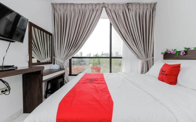 Reddoorz Plus @ Mampang Prapatan