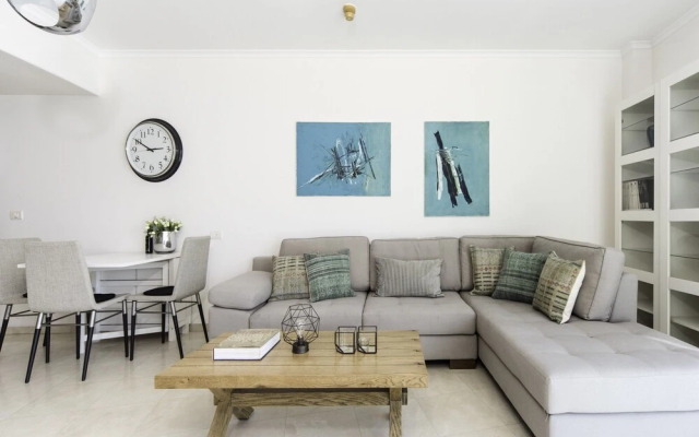 Luxurious 90sqm 2BR Beach Front