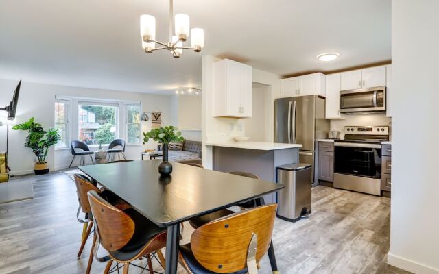 Beautiful Kenmore Retreat Near Marina & Beach!