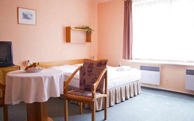 EA Hotel Na Jezeře