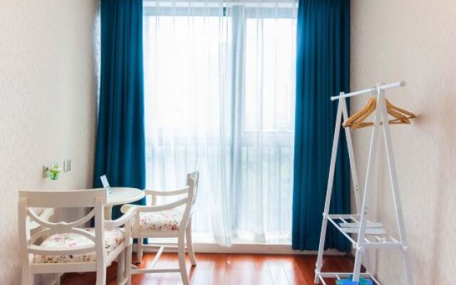 Pengcheng Apartment
