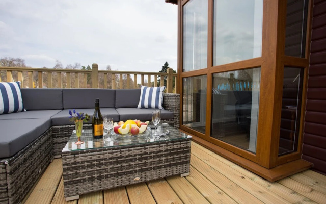 Beautiful 2-bed Chalet + Hot Tub Near Strathpeffer