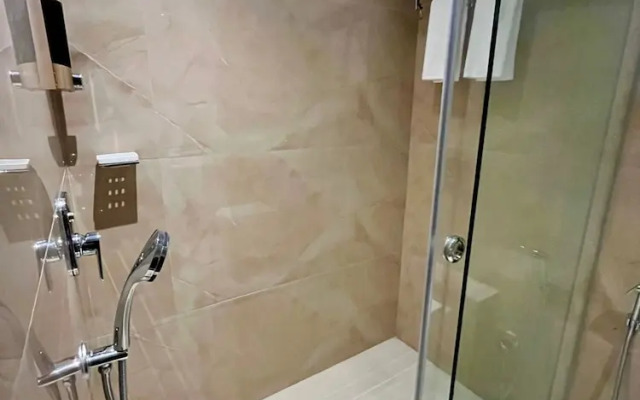 Hotel Grand Continent Premier Banjara Hills, Hyderabad