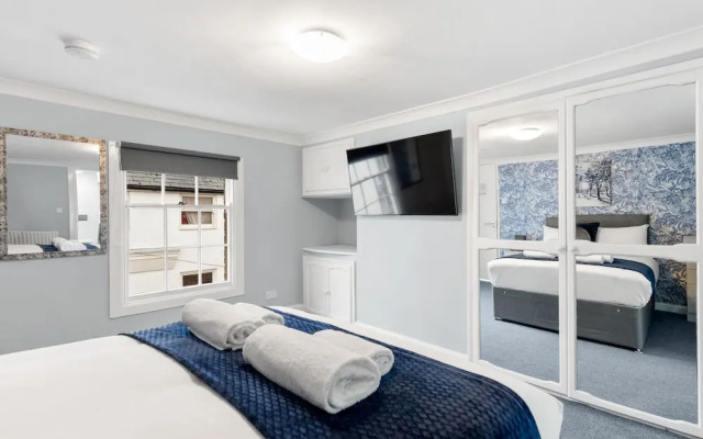 Town House Rooms