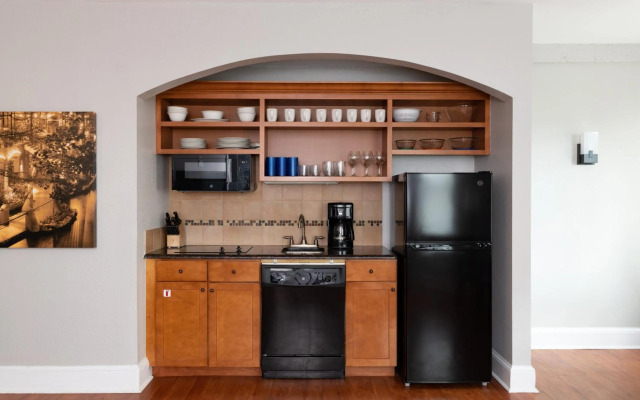 Club Wyndham Riverside Suites