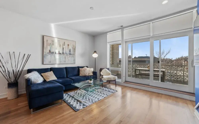 4 Bedroom Condo in Ukranian