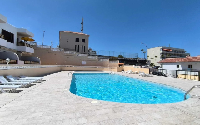 Apartment Edith - Ocean View Just Above the Beach
