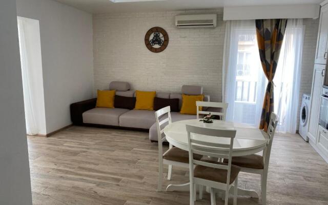 Sunny Deluxe Apartment Cosmopolis