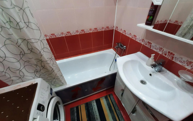 Апартаменты на улице Нововартовская 4