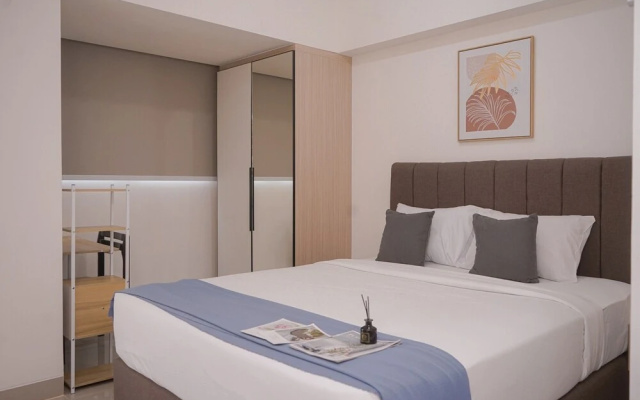 Minimalist And Warm Studio Room At Cisauk Point Apartment – Guest Rooms – Legok