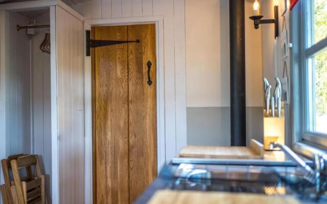 The Hideaway Hut - 1 Bed Shepherds Hut - Dodmarsh