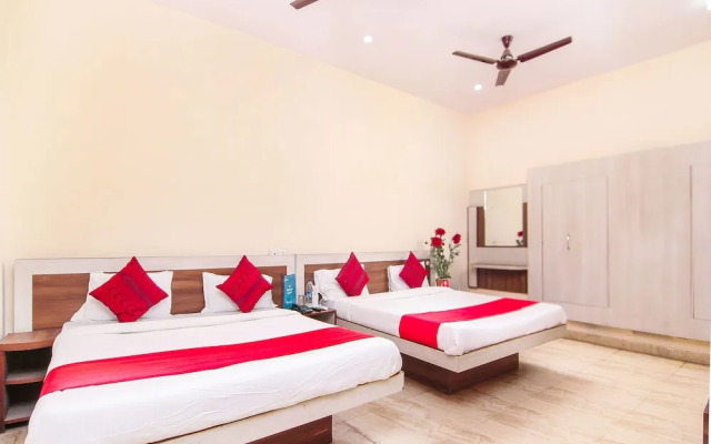 OYO 13097 Lukergunj Holidays