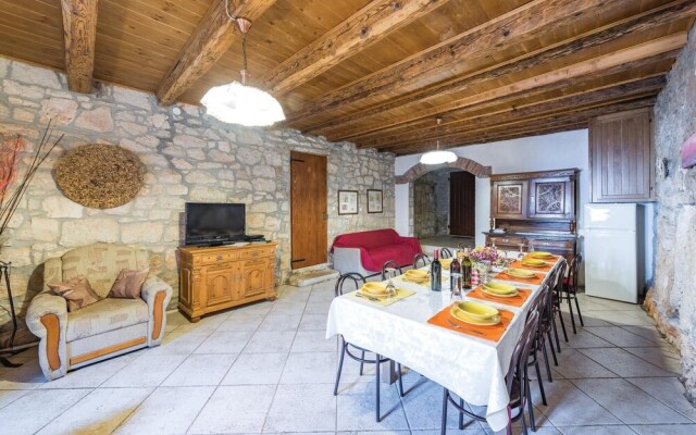 Beautiful Home in Markovac With Wifi and 5 Bedrooms