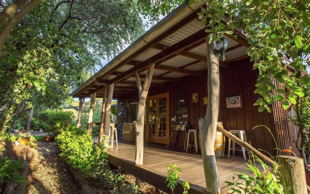 Wisteria Cottage and Cabins