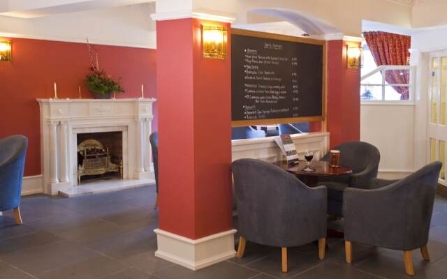Riverside Hotel