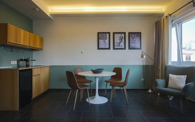 Elite Ermou Suites
