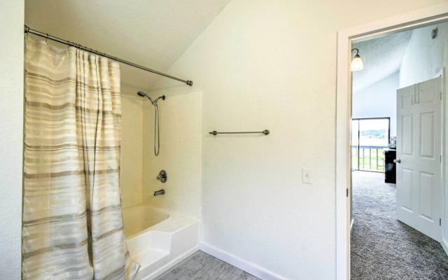 Stunning Hood Canal Getaway w/ Private Deck!