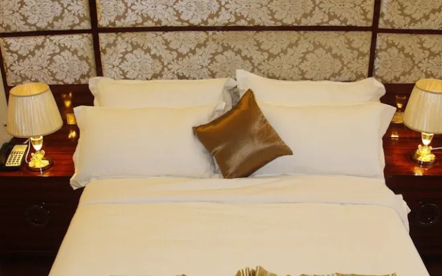 Golden Royal Hotel