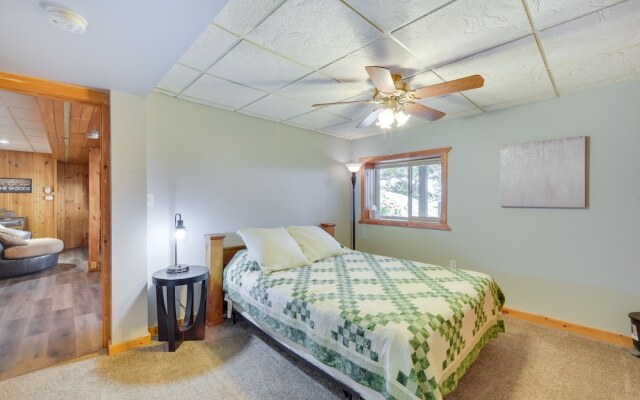 Lakefront Wisconsin Home - Deck, Fire Pit & Kayaks