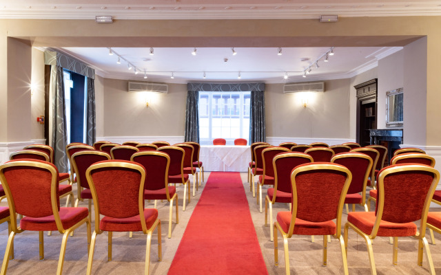 Avisford Park Hotel