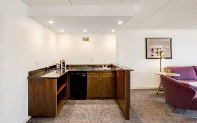 Crowne Plaza - Milwaukee South