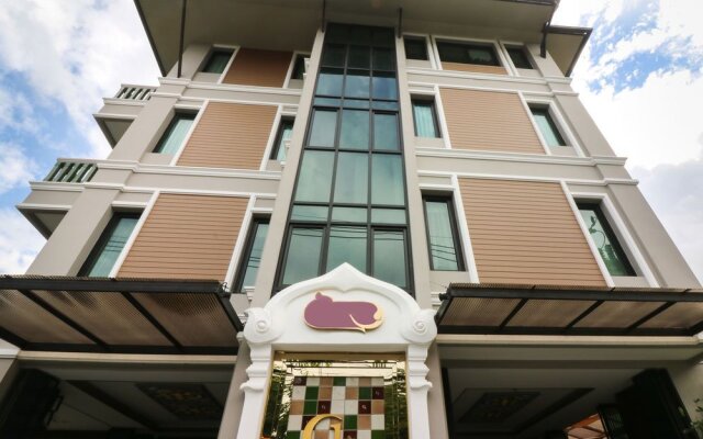 NIDA Rooms Arak Walking Street Hotel