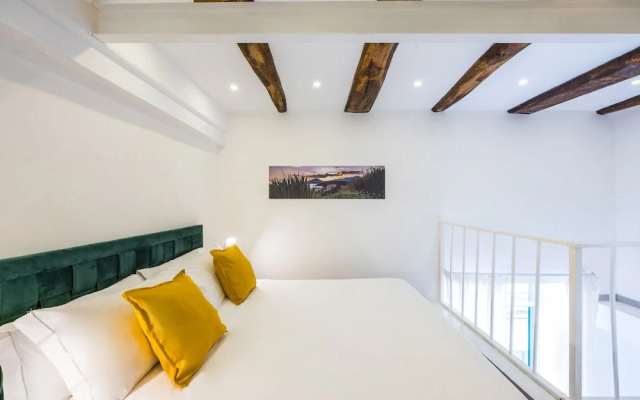 Quartieri Spagnoli Modern Flat by Wonderful Italy