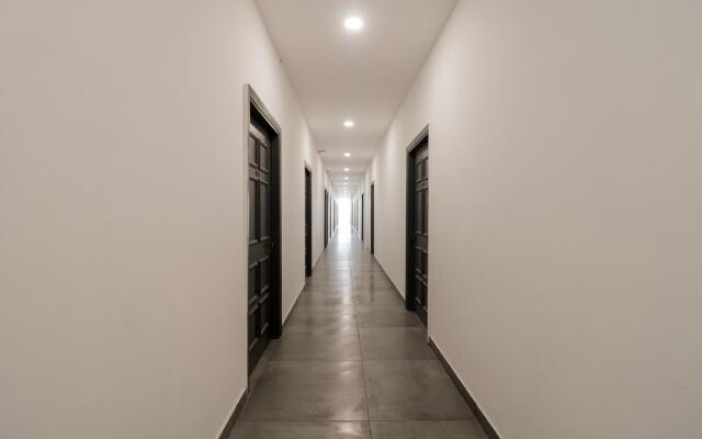 OYO Townhouse 408 Udyog Nagar