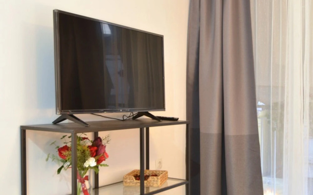Metaxourgeio B A Minimal Apartment