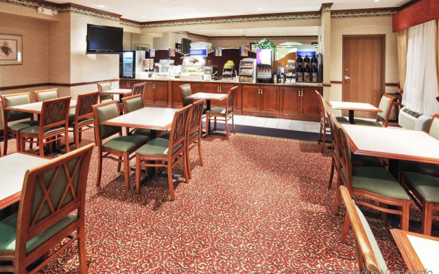 Holiday Inn Express Hotel & Suites Dallas Lewisville by IHG