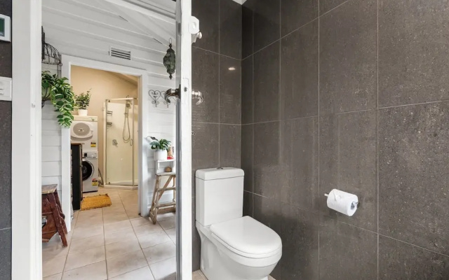 Bright 3-bed House With Garden,