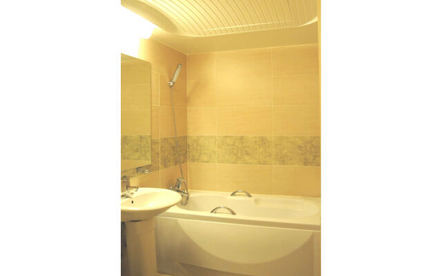 Hansan Hotel