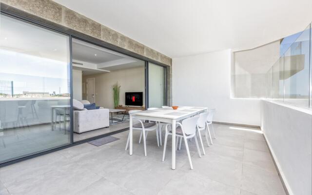 Luca in Fuengirola with 2 bedrooms and 2 bathrooms