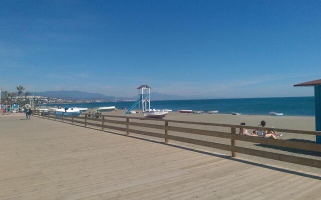 Marina De La Duquesa Apartment