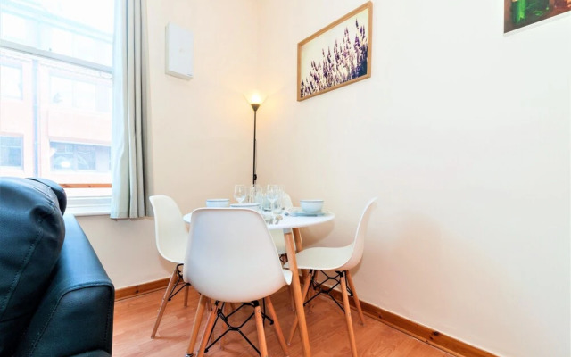 Voussoir Apartments
