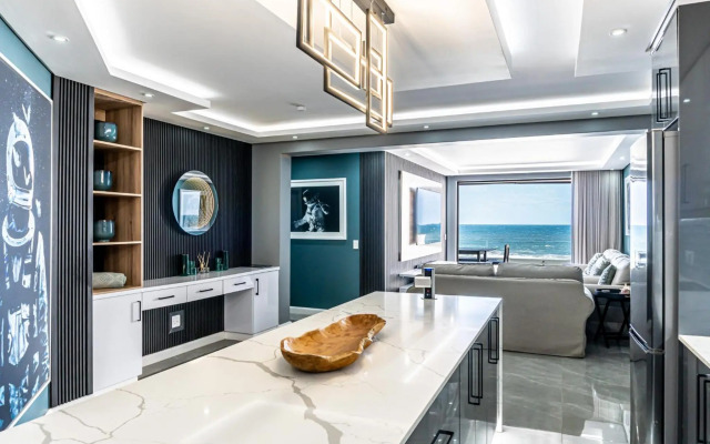 Luxurious 3 bedroom beach front apartment