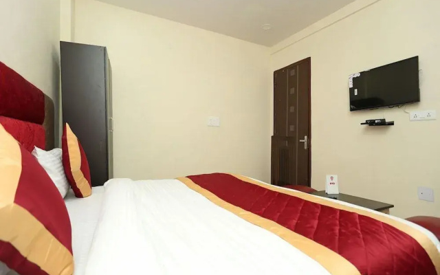 OYO 11952 Hotel Royal India