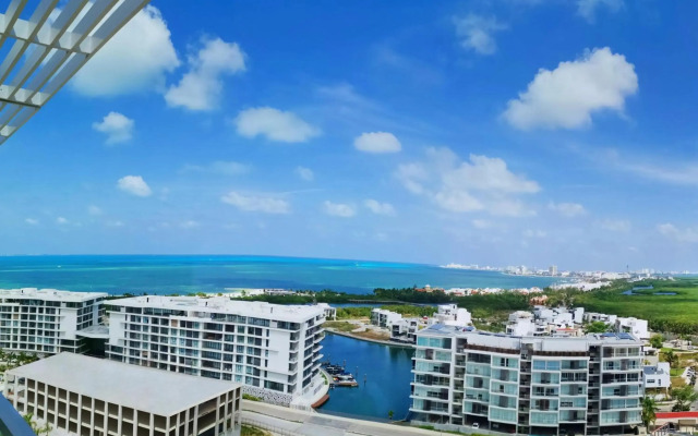 Renaissance Cancun Resort & Marina