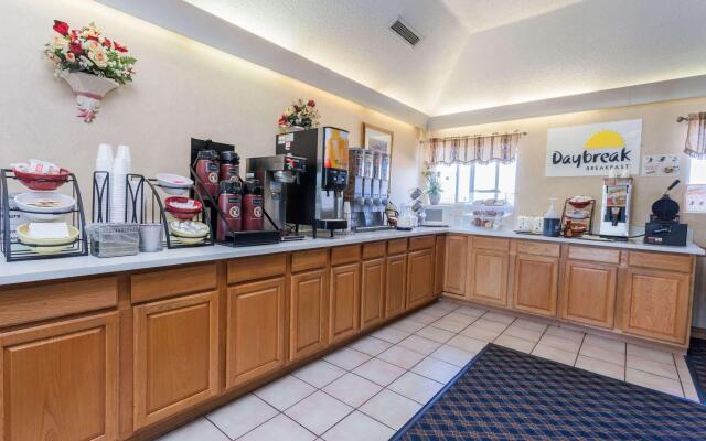 American Inn and Suites Dundee