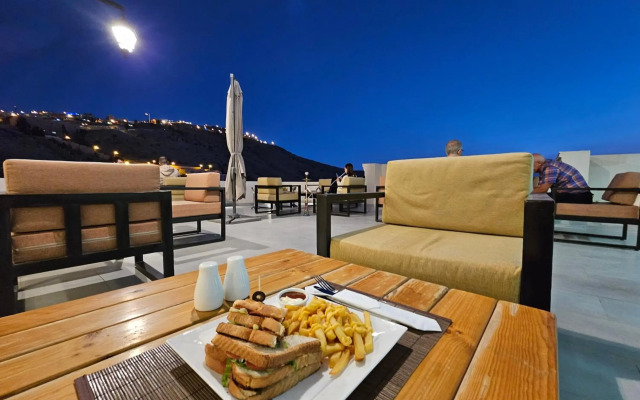 Edom Hotel