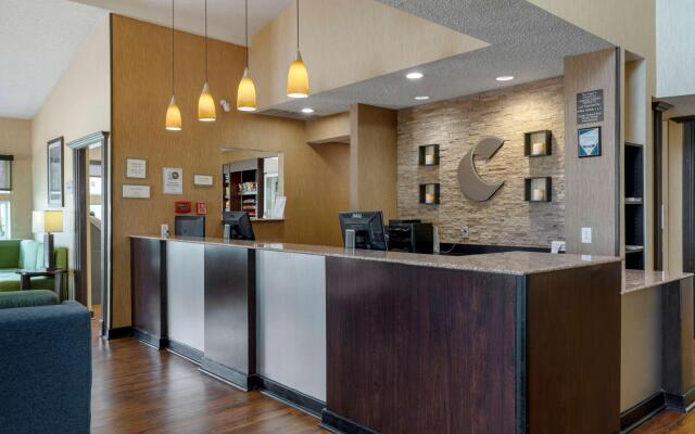 Comfort Suites DFW Airport