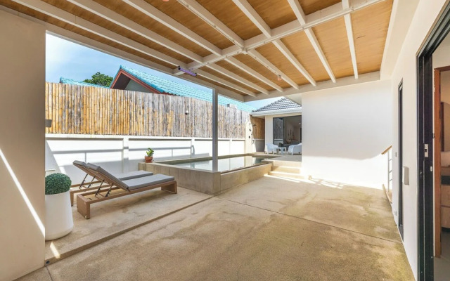 Stylish Rooftop Pool Villa Sea View V211