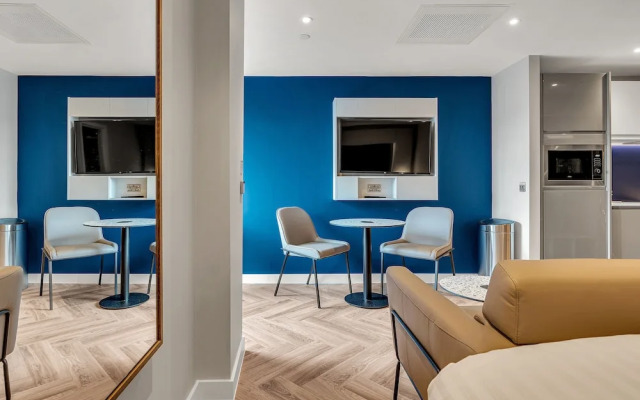 Roomzzz Edinburgh