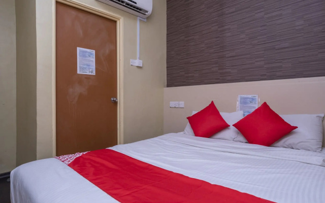 OYO 614 D'PINETREES Hotel