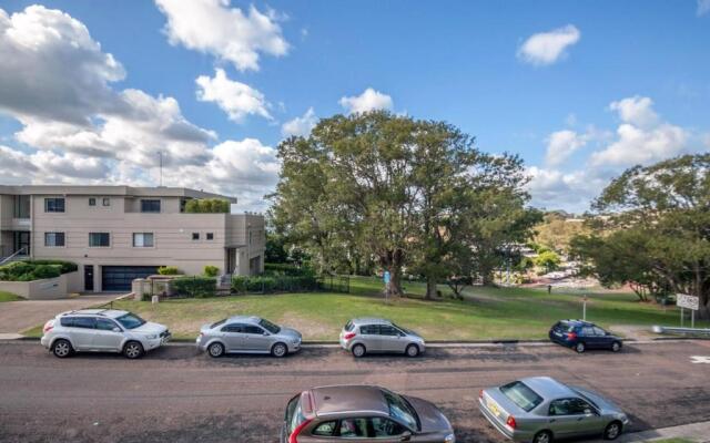 Oasis, Unit 3/5 Laman Street