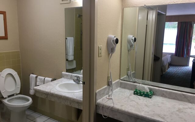 Travelodge by Wyndham Harriman